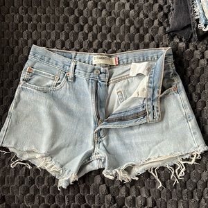 Vintage Levi’s 505 cut offs - Size 32